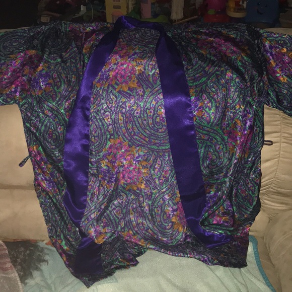 Victoria Secret Satin Robe - Picture 2 of 3